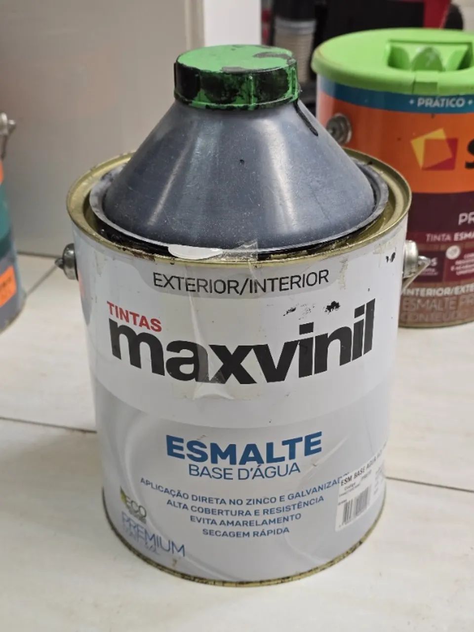Tinta esmalte Base Água Maxvinil :: Preto Acetinado :: Galão 3,6L :: parcialmente usado