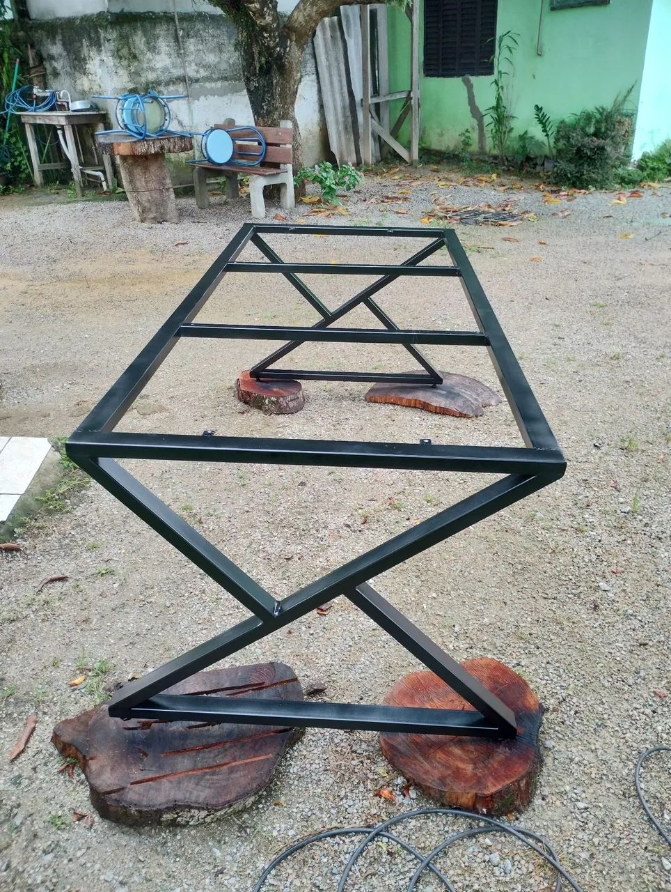 Base em ferro para móveis
