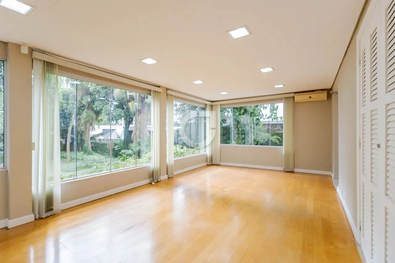 Casa comercial, com 720m² de área construída, 12 salas e estacionamento próprio. - Foto 3