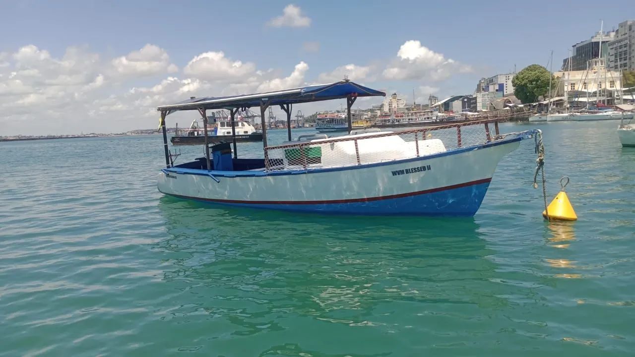 Barco lancha 100% fibra 