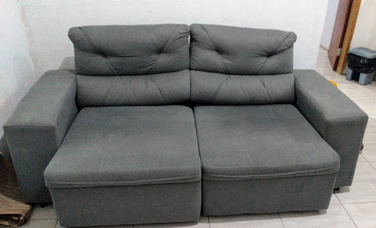 Sofá retrátil Cinza Confortável