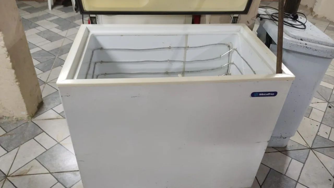 Freezer Vertical Metalfrio 110v 