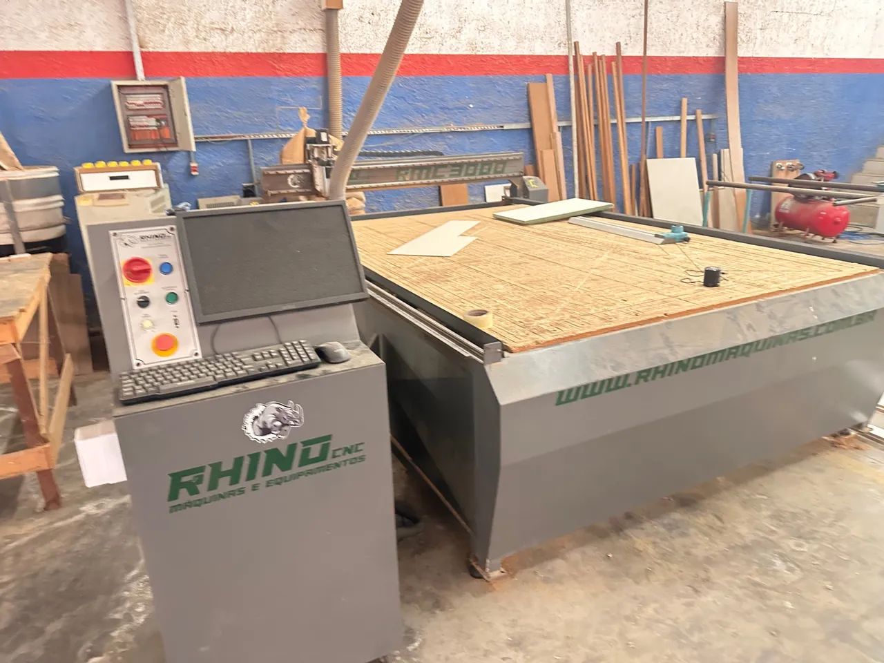 Máquina de Corte CNC Rhino