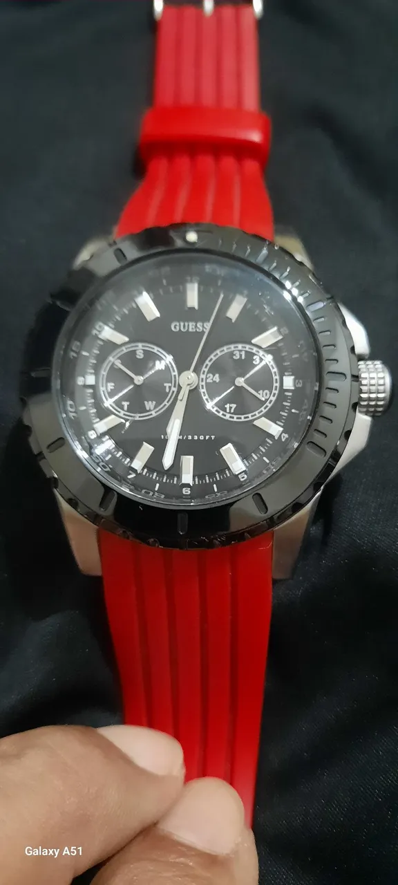 Relógio Guess Masculino com Pulseira Vermelha