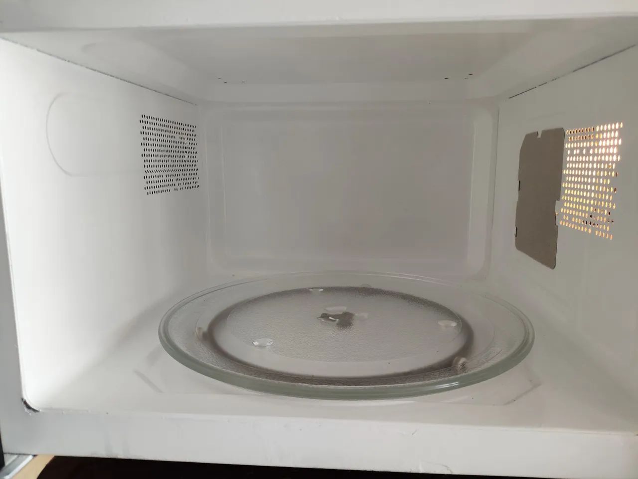 Microondas Brastemp, 30 lts, entrego e dou garantia  - Foto 4