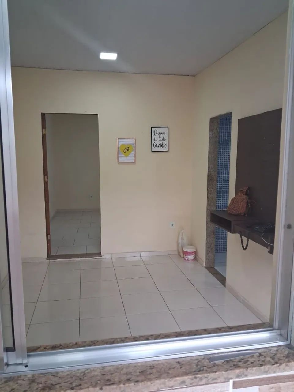 Alugo casa 