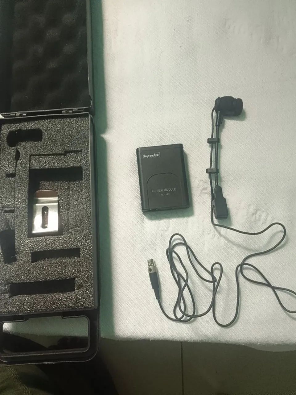 Adaptador Phantom Power PS418D para Microfone Condensador - Bateria