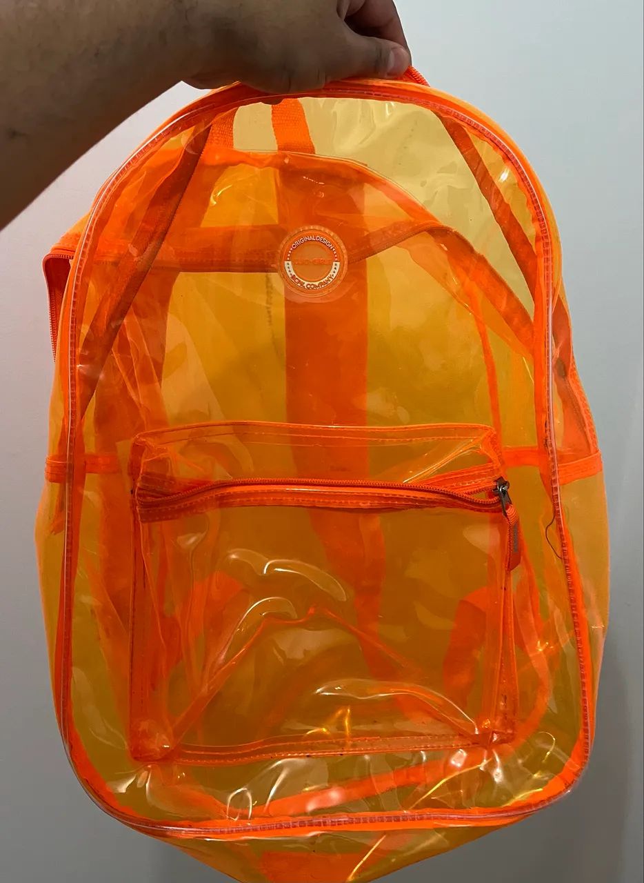 MOCHILA GRANDE LARANJA NEON (ACOMPANHA SACO INTERNO) RETIRADA EM