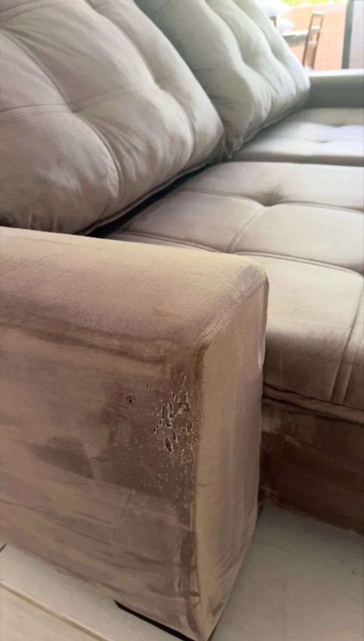 VENDE-SE SOFÁ-CAMA RETRÁTIL DE 2,80 METROS - Foto 4