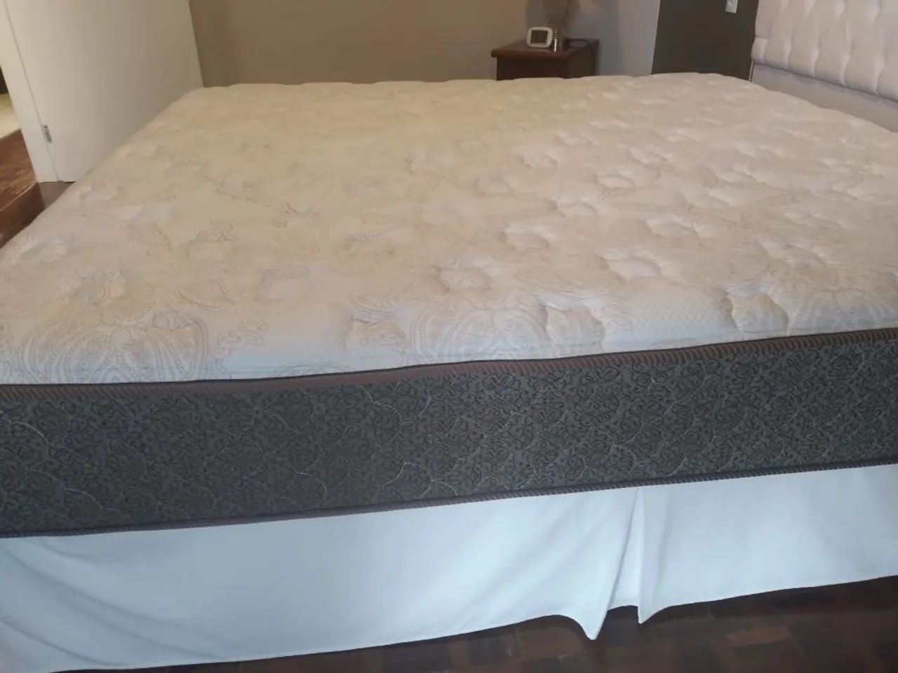 Vende se colchão King, com pouco uso em ótimo estado. - Foto 3