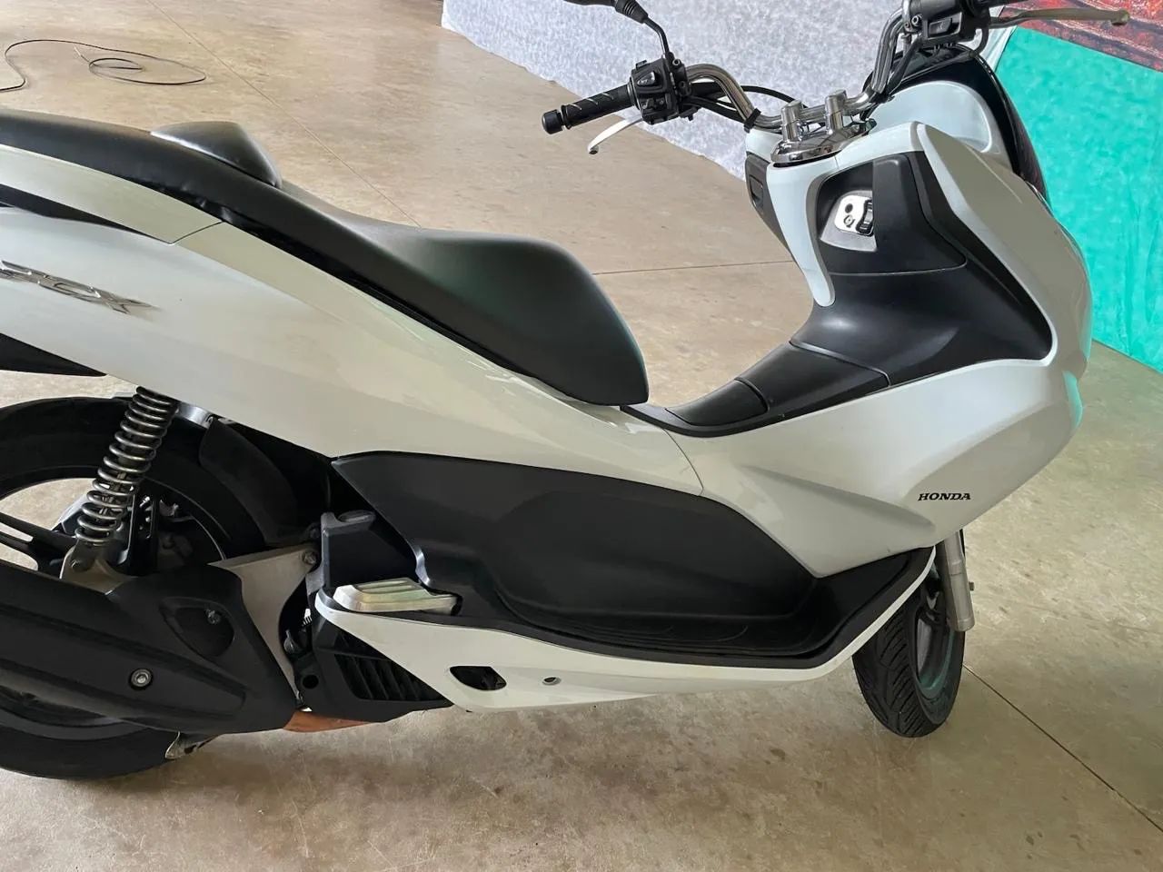 Pcx,Moto bem conservada,sem detalhes ? - Foto 3
