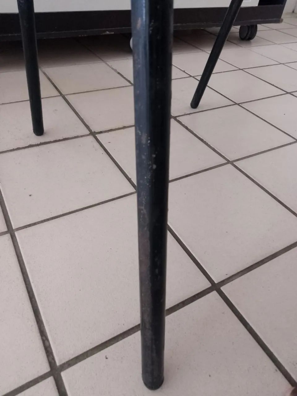 Cadeira de Escritório Preta com Braços - Foto 2