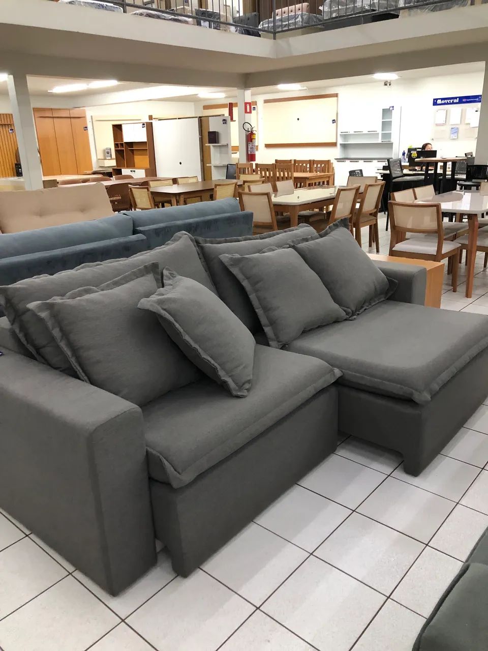 Sofa 2,40 retratil linho NOVO - Foto 3