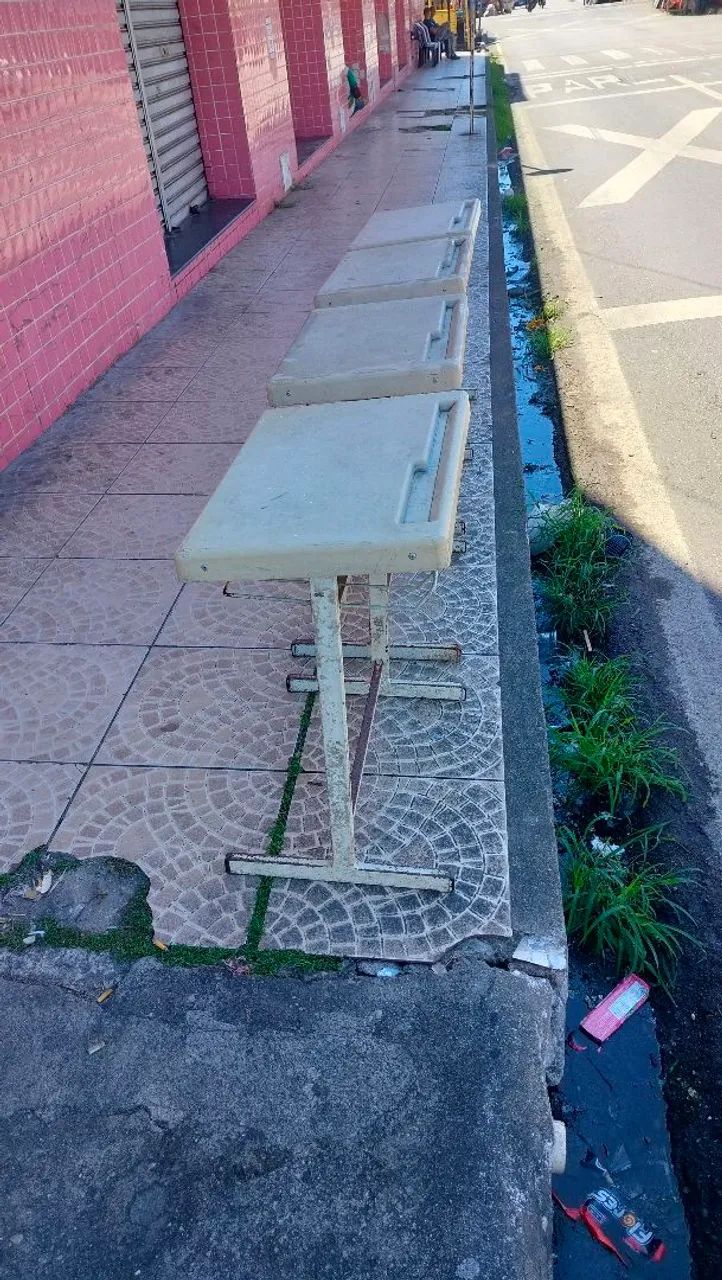 Mesa escolar usada em boas condições  - Foto 3