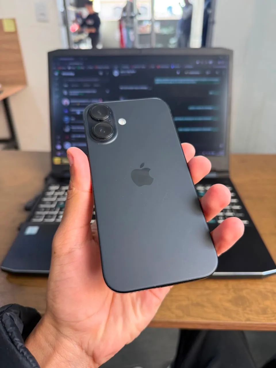iPhone 16