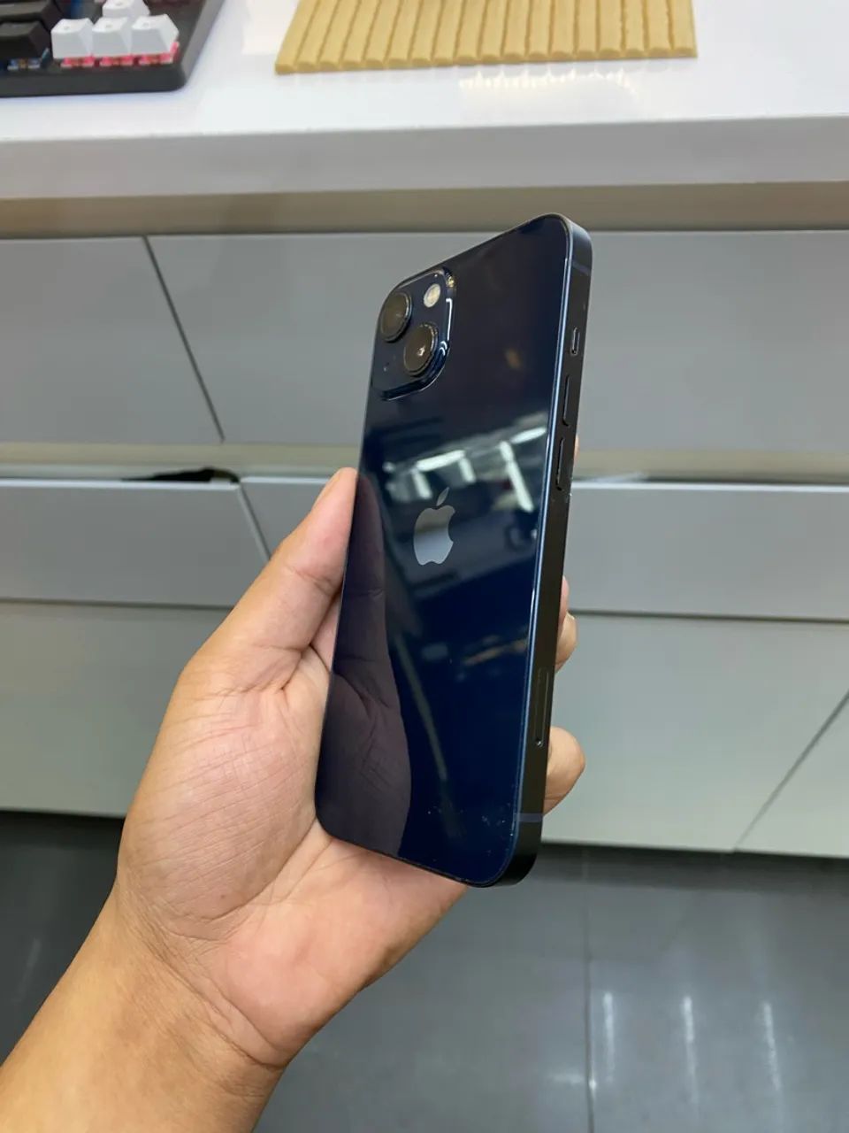 iPhone 13 256gb preto impecável  - Foto 3