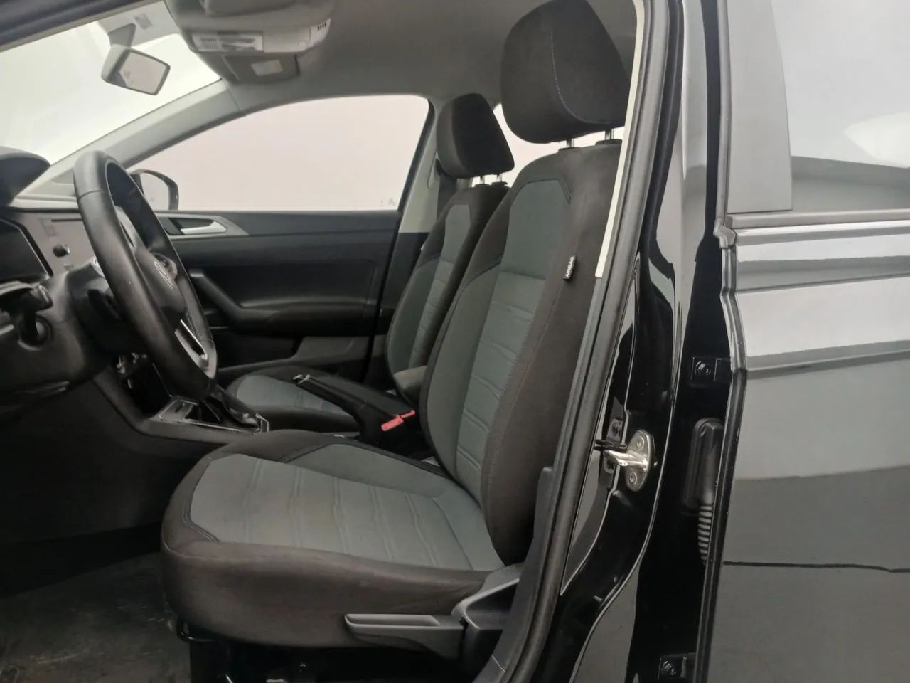 Volkswagen Nivus Comfortline 1.0 200 TSI Flex Aut., foto 16 de 18
