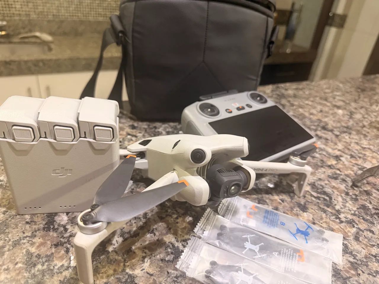 DJI Mini 4 Pro Fly More 
