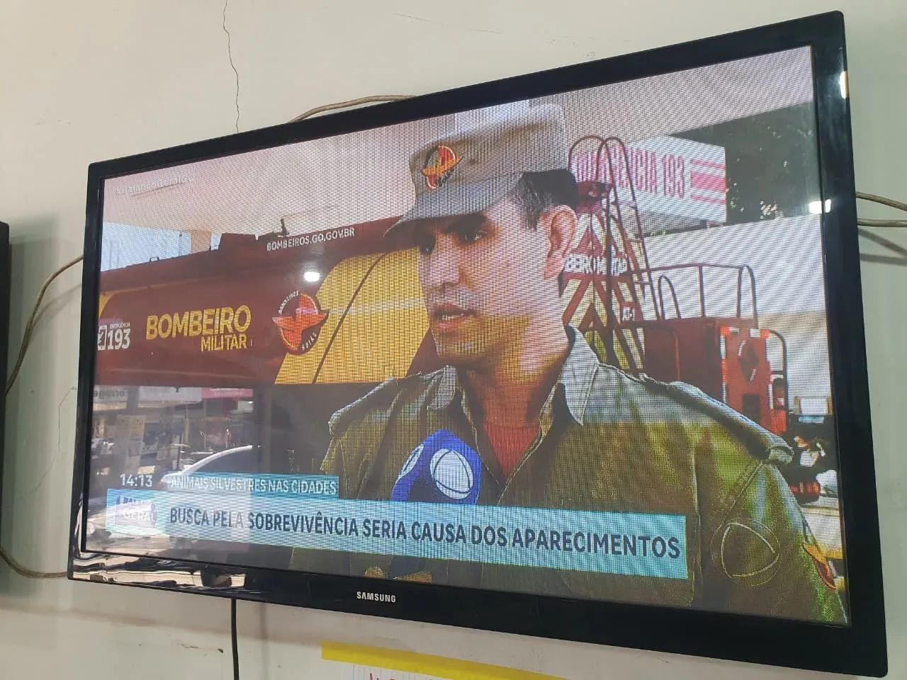 TELEVISÃO 43 POLEGADAS SAMSUNG DIGITAL ENTRADAS HDMI E USB FUNCIONANDO PERFEITAMENTE R$550