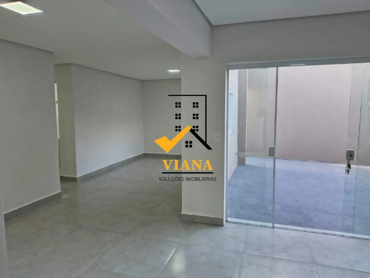 Casa reformada com 3 quartos para locação no Tangarás!