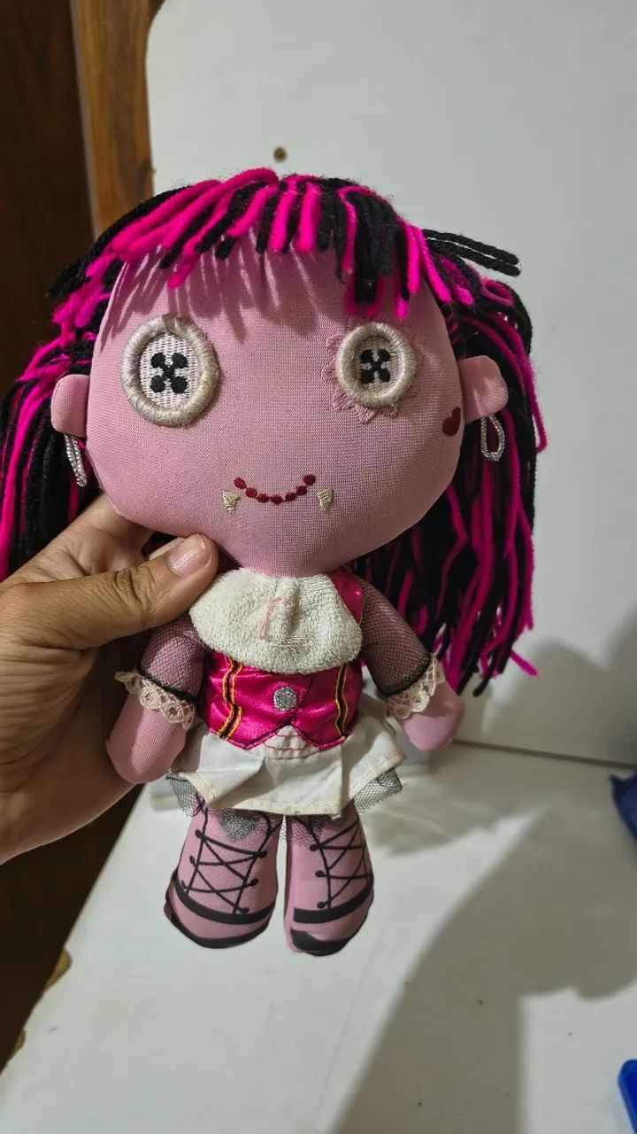 Boneca pano Draculaura básica Monster high - Foto 2
