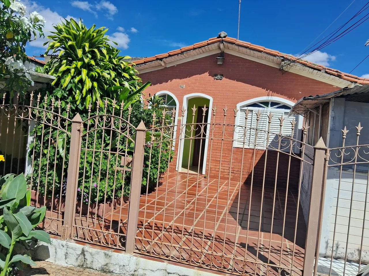 Casa frente e fundos (desocupada) - Foto 5