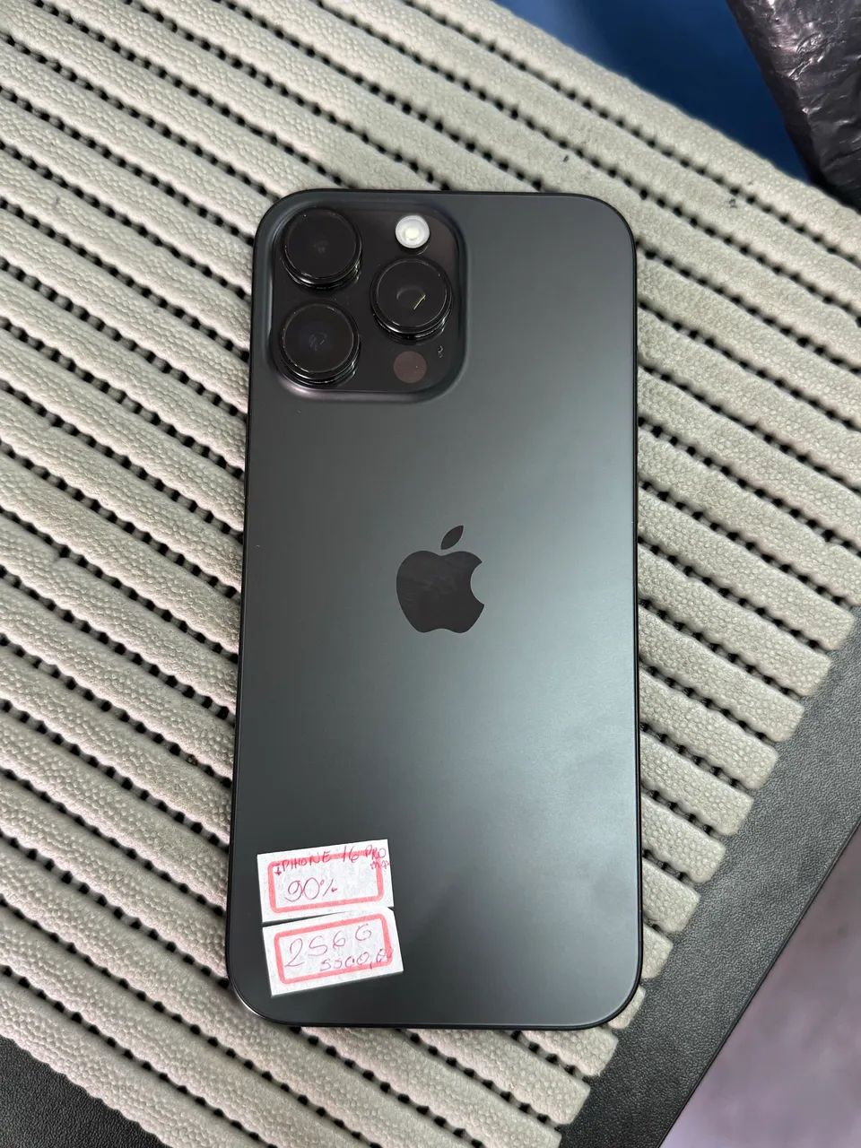 iPhone 16 Pro Max - Foto 2