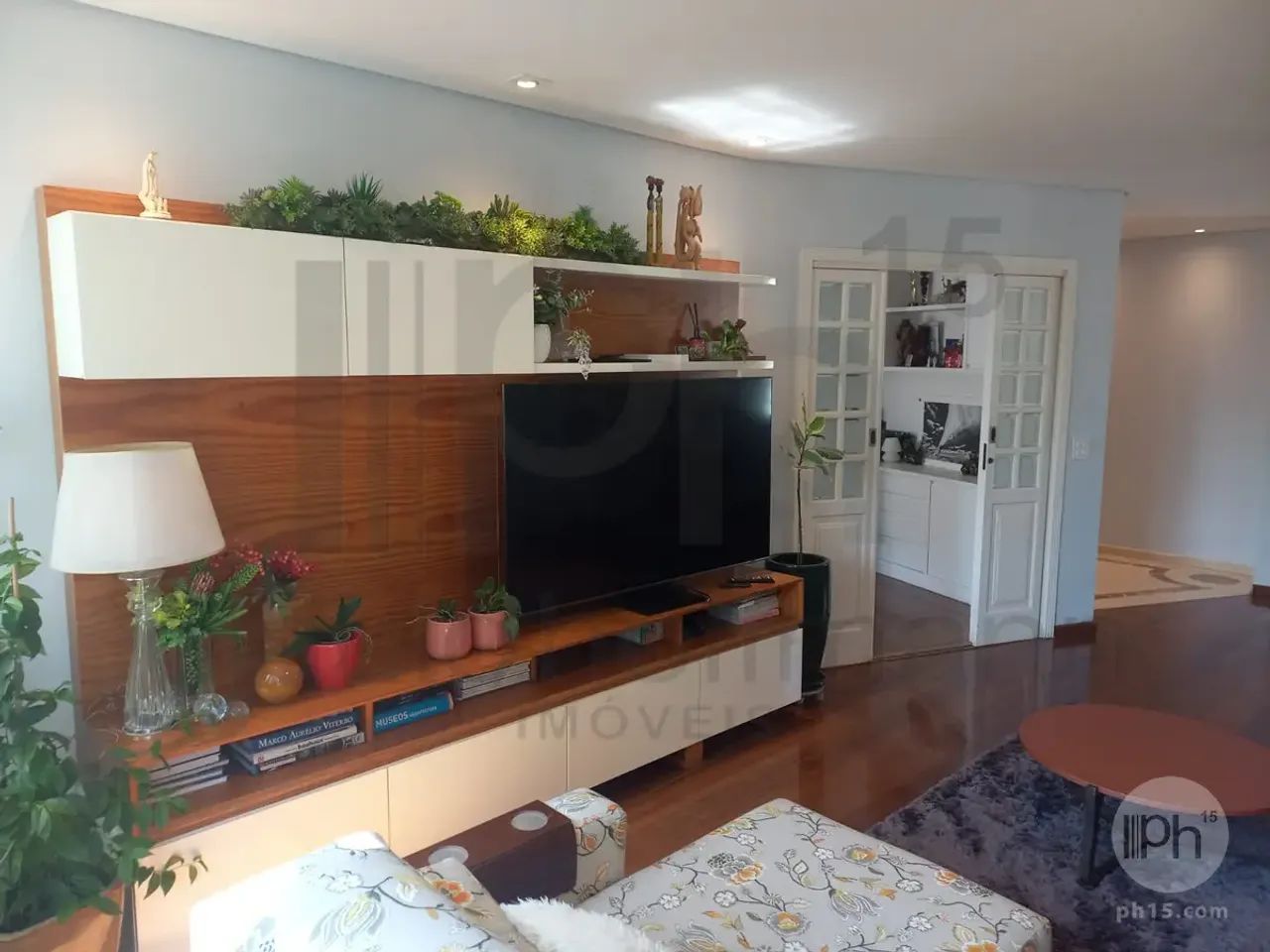APARTAMENTO AMPLO E ILUMINADO NA VILA NOVA