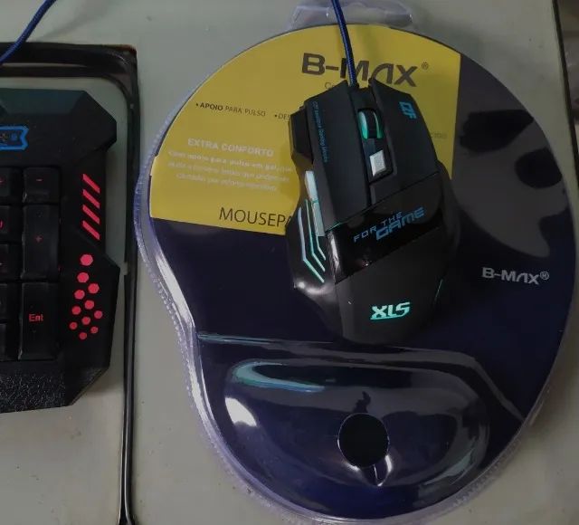 Mousepad com Suporte para Pulso de Silicone Preto