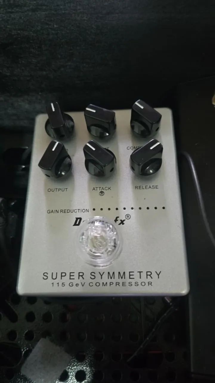 Pedal Demonfx Super Symmetry Compressor - Instrumentos musicais