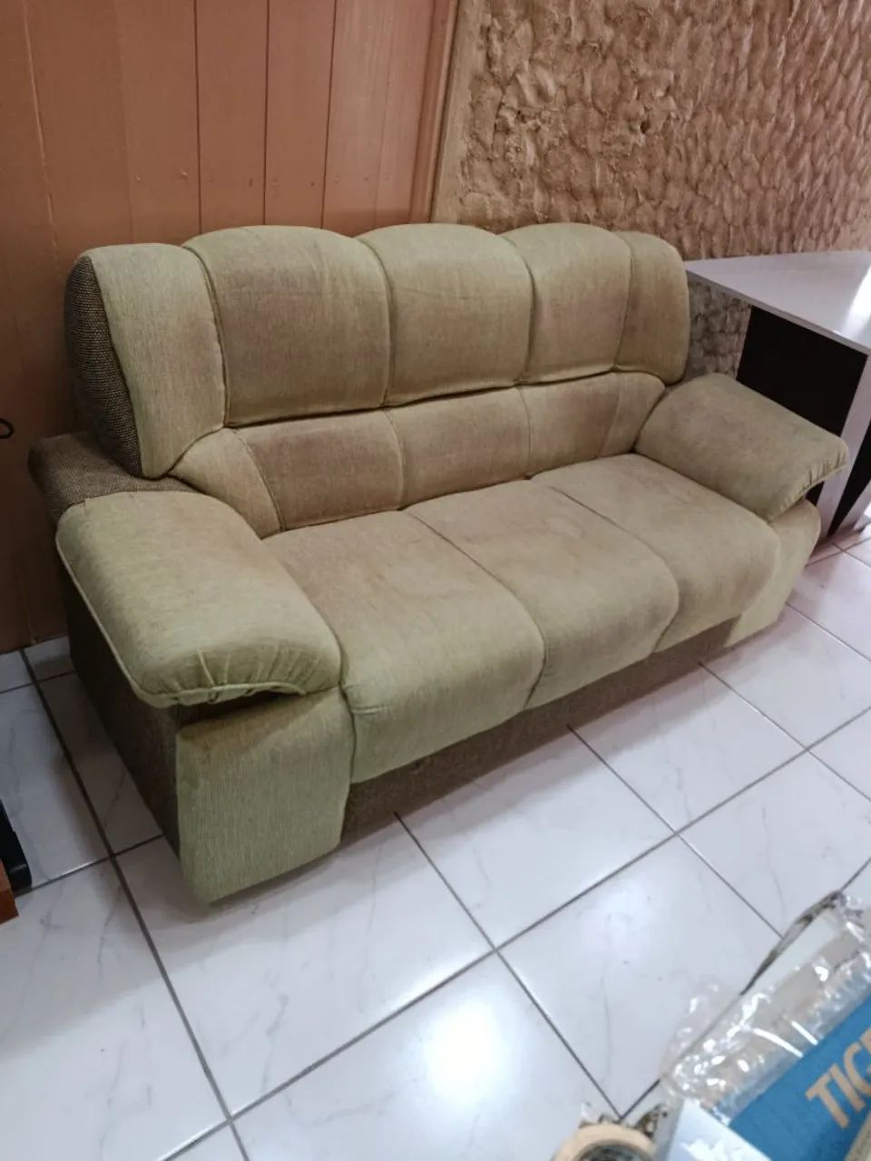 SOFÁ 3 LUGARES USADO EM BOM ESTADO 