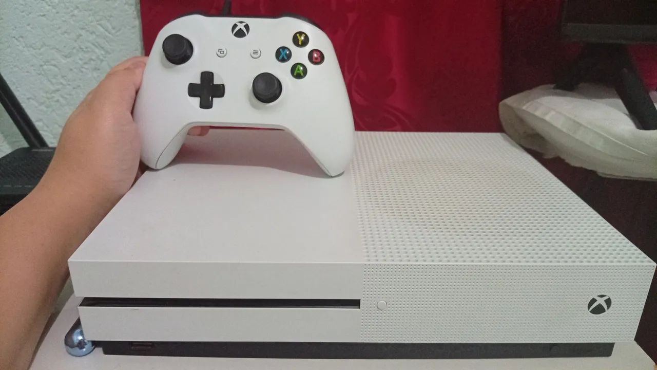Xbox One S 