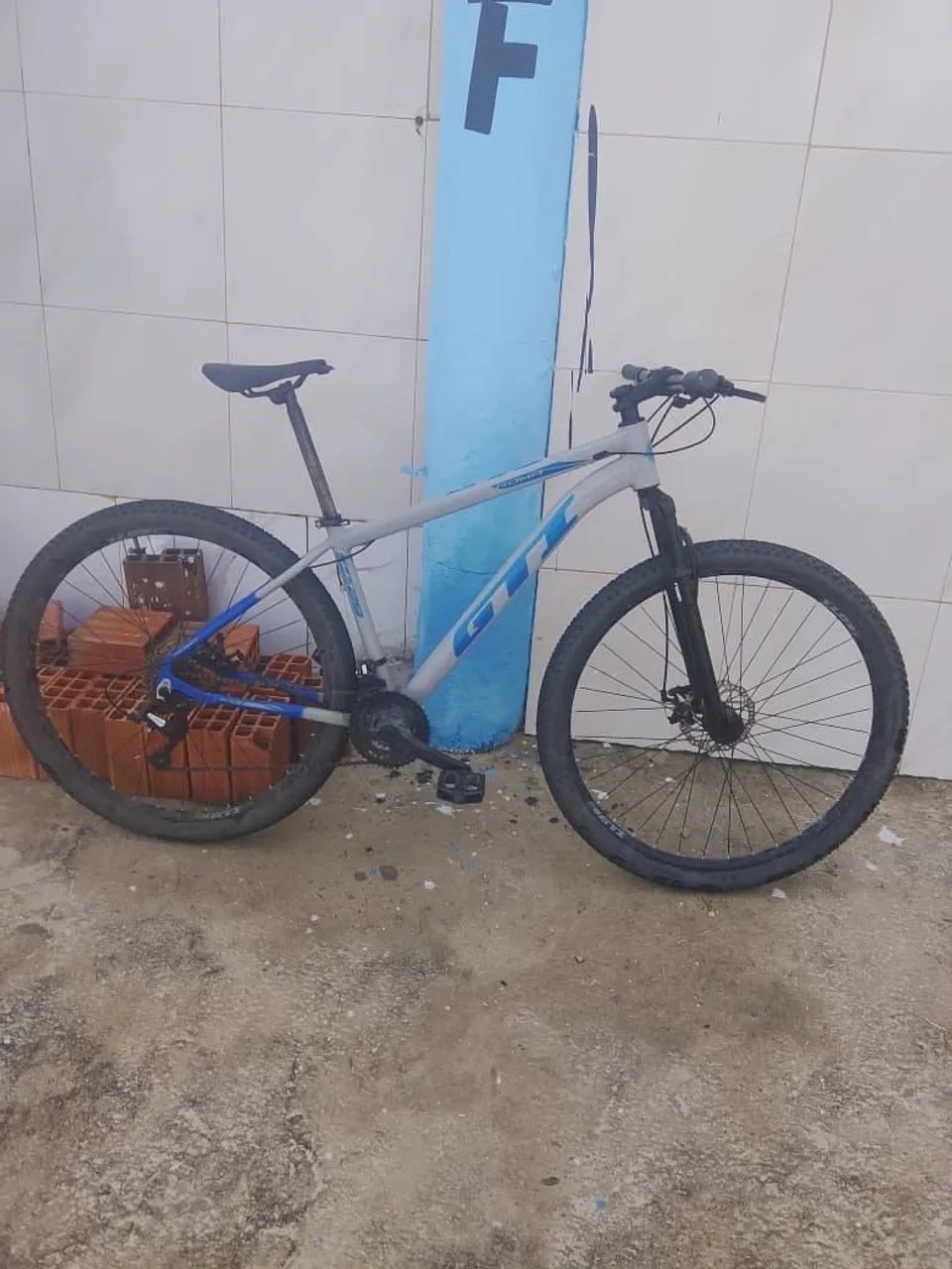 Bicicleta aro 29 semi nova  - Foto 2