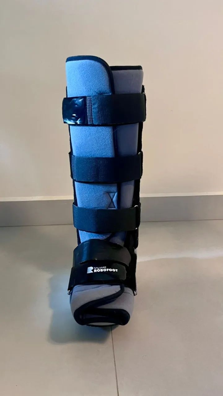 Bota robofoot tamanho grande - Foto 2