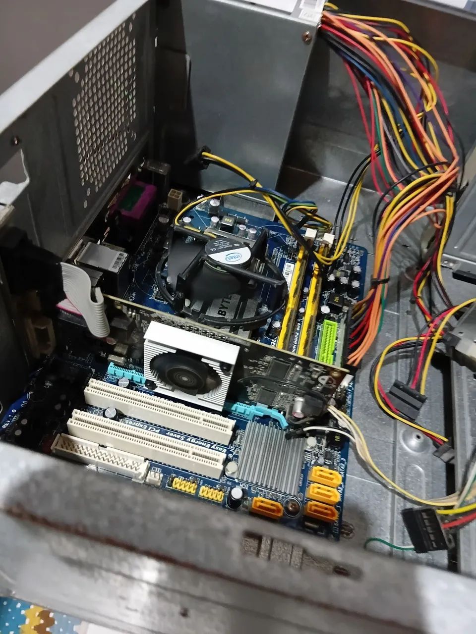 PC básico com placa de vídeo e placa mãe. - Foto 2