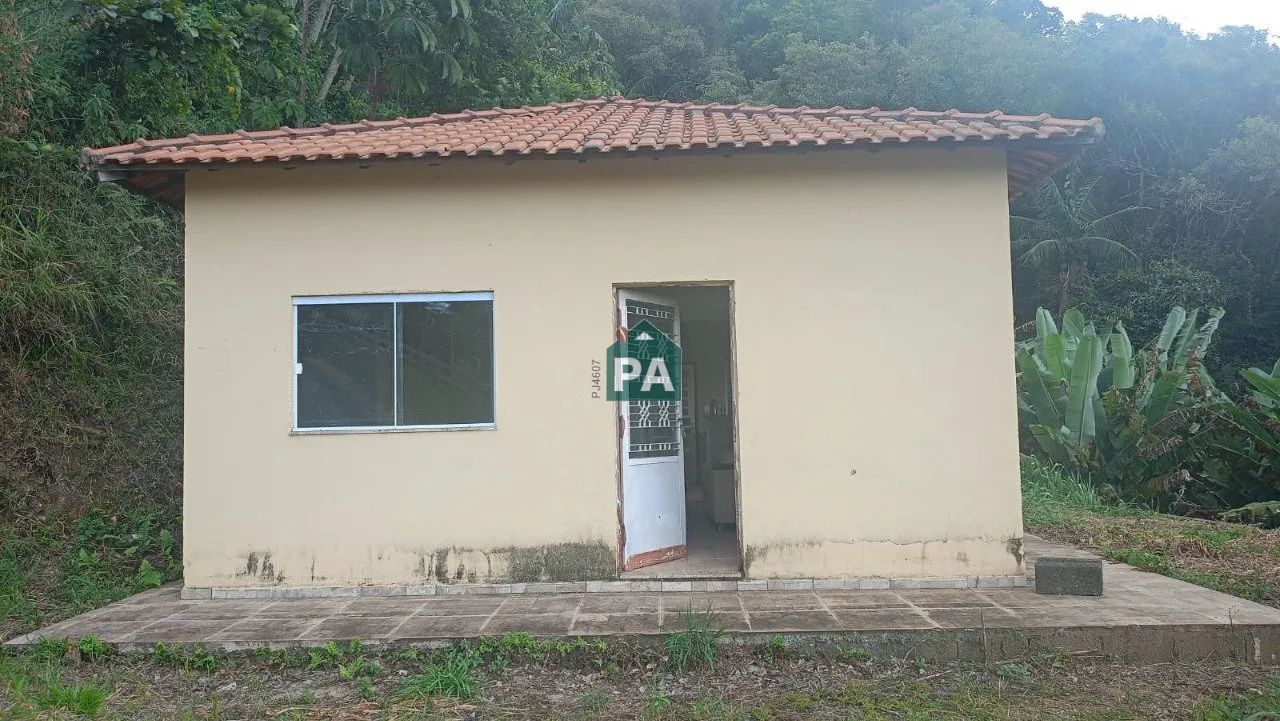 Chácara à venda com 02 quartos, 2.000 m² , Caldas/MG
