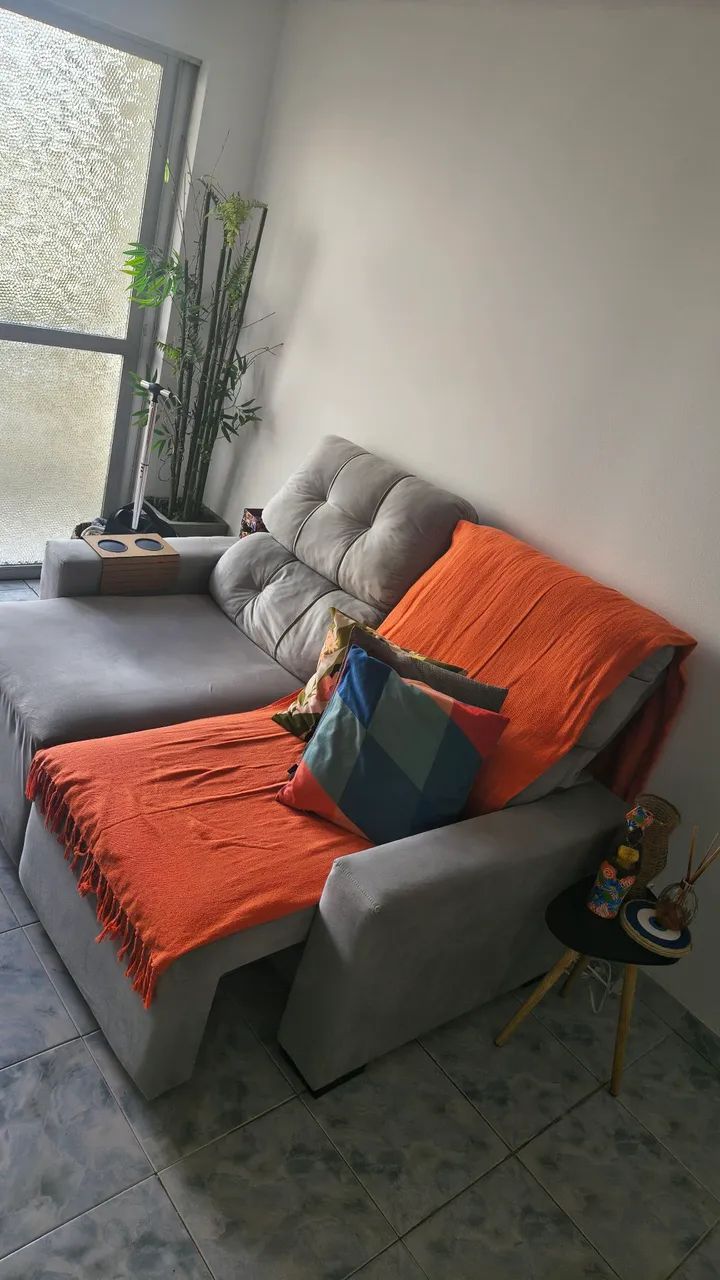 Sofá retratil 02 lugares cinza semi-novo 