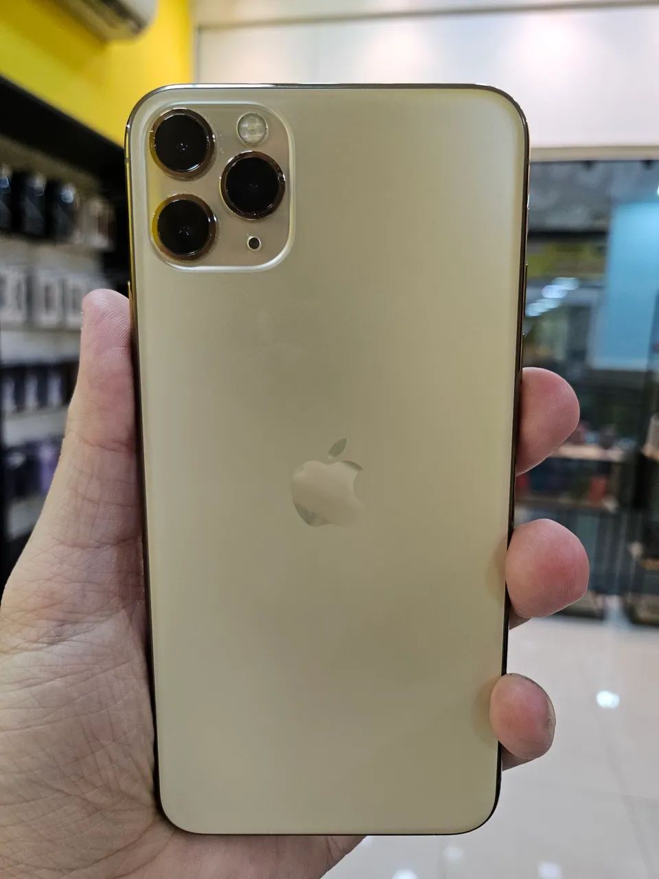 Iphone 11 pro max 512GB Dourado Excelente - Foto 2