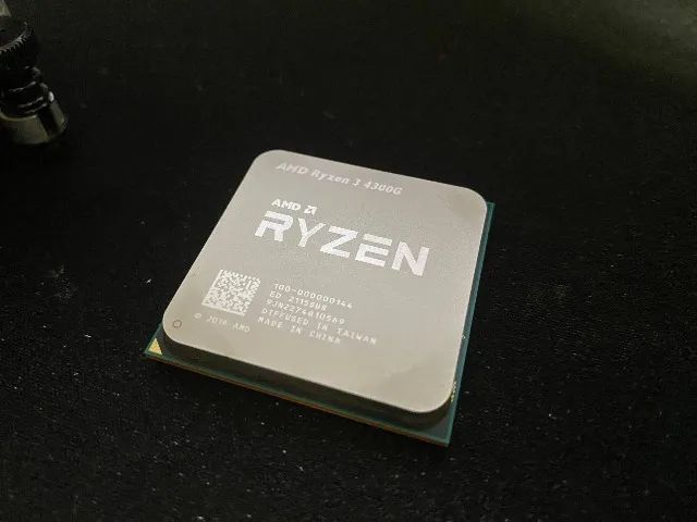 Processador AMD Ryzen 3 4300G + Cooler Original - Processadores
