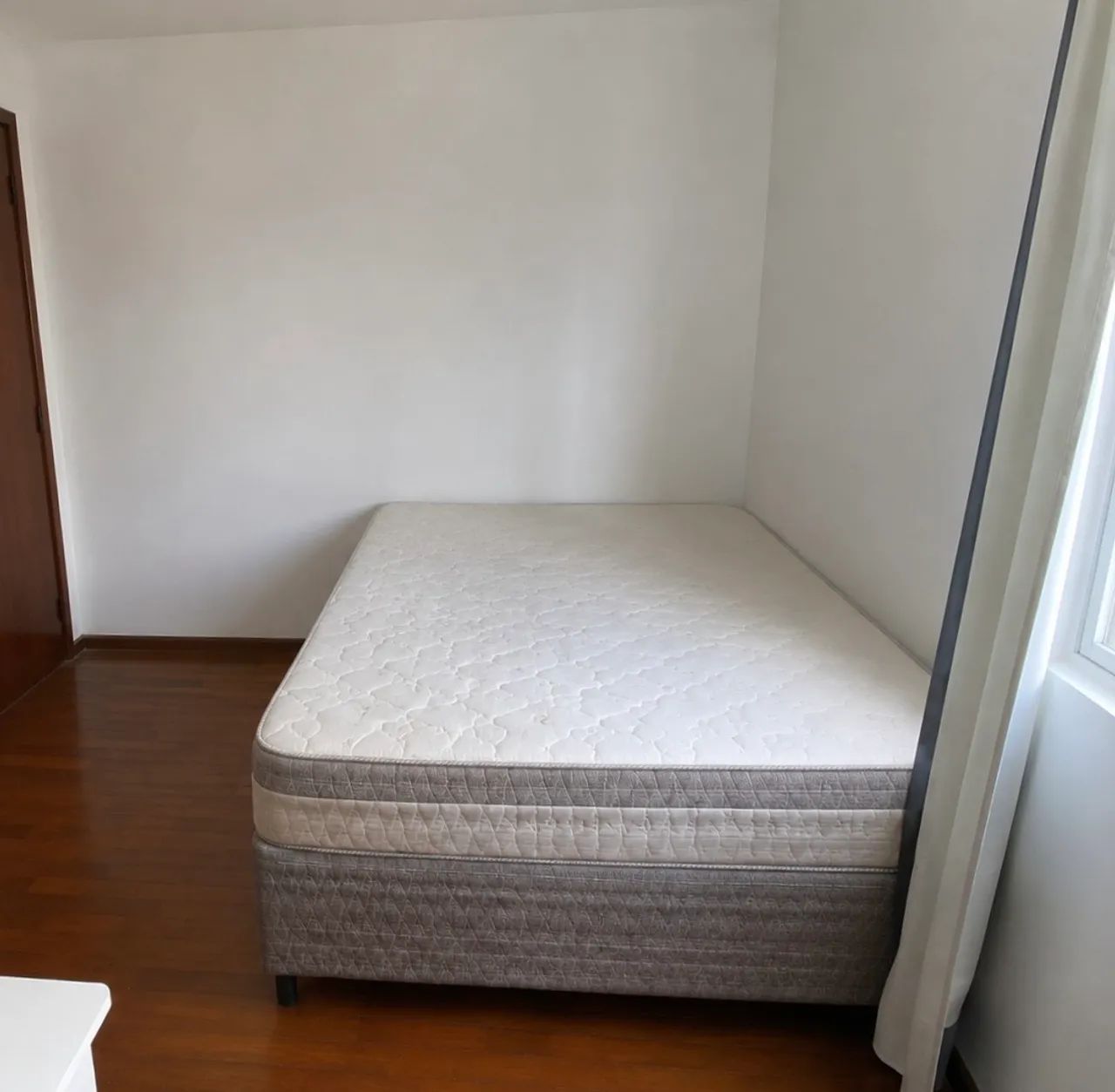 Box + Colchão de casal 