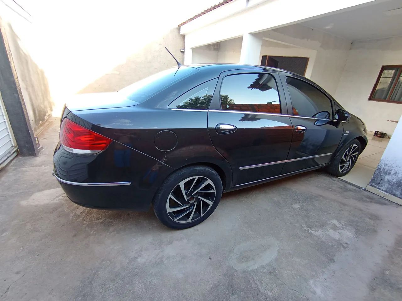 Fiat Linea Absolute 1.9/1.8 Flex Dualogic 4P 2012 - Foto 5