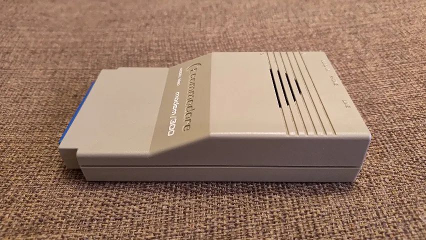 Modem do Computador Commodore 64 "Modem/1200 1670" - Não Testado / No Estado - Foto 3