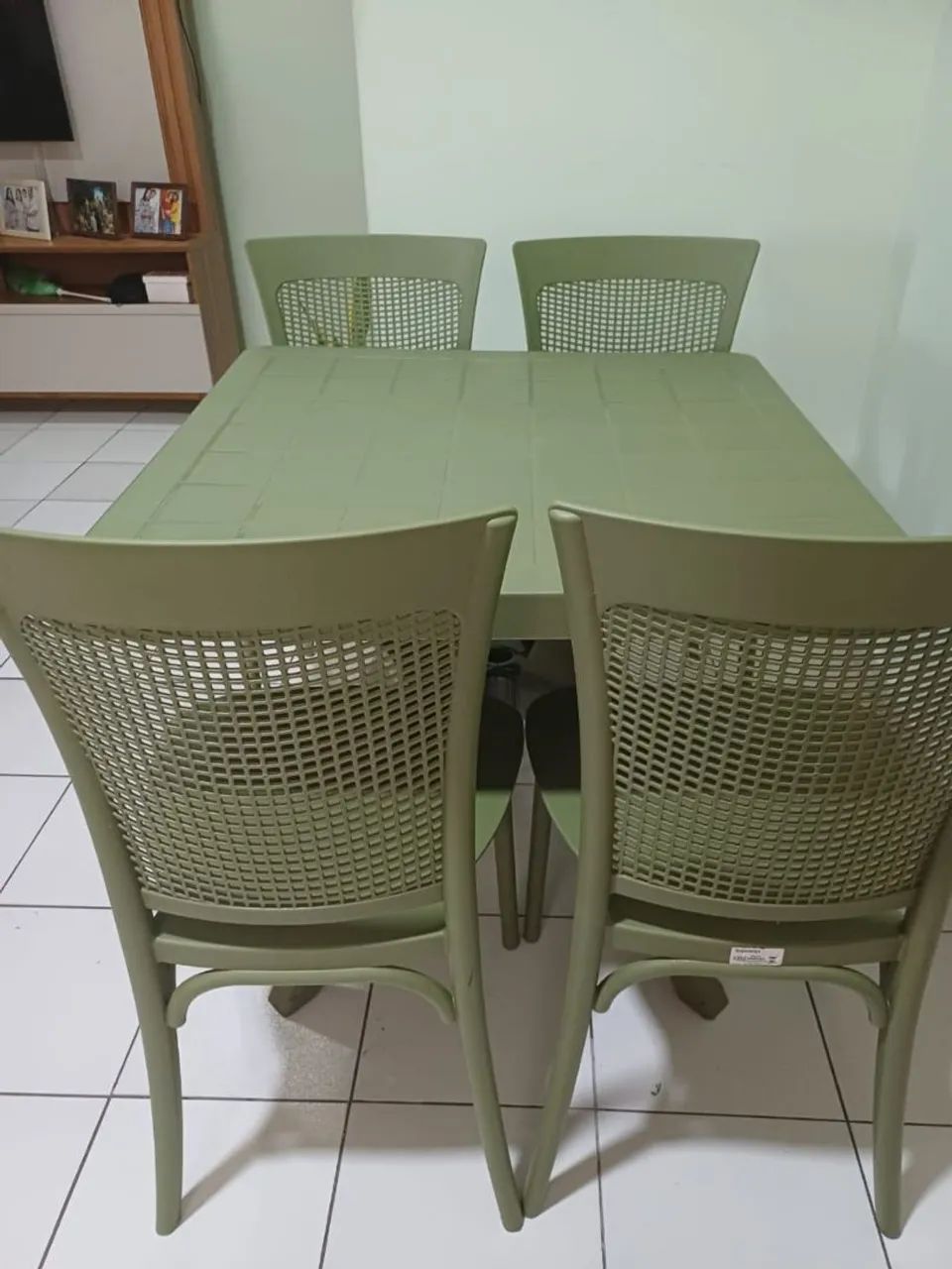Mesa com Quatro cadeiras Fort Plástico - Foto 4