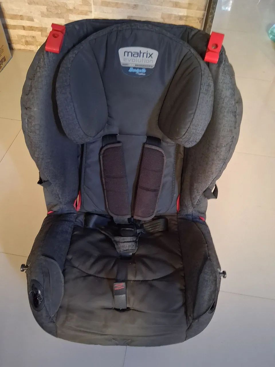 Cadeirinha de carro burigotto matrix evolution de 09 a 25 kg.