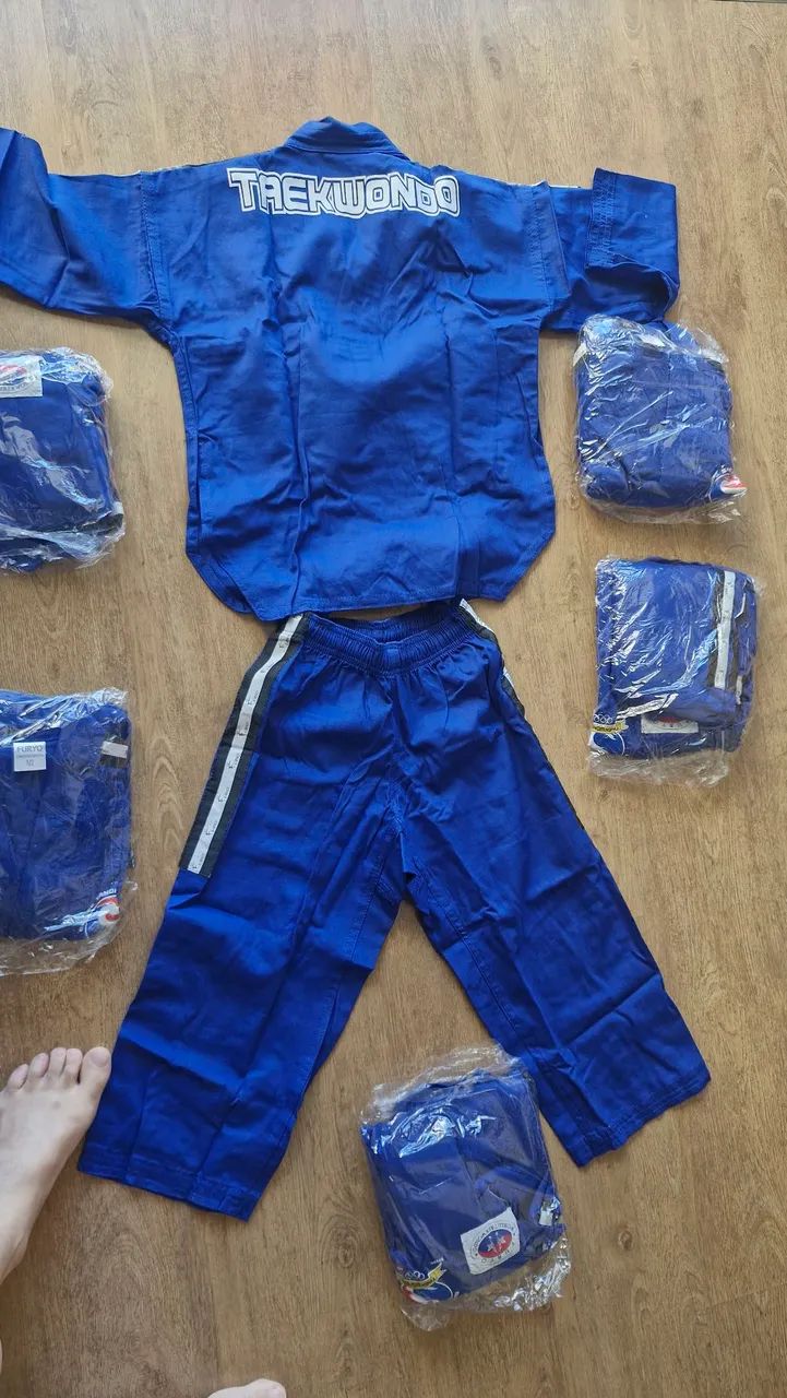 Roupa de taekwondo infantil azul  - Foto 2