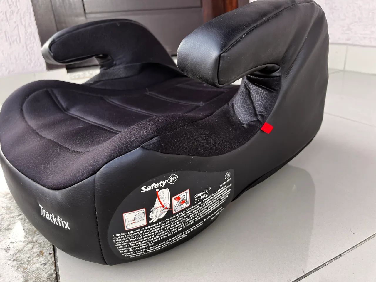 Assento de Elevação Safety 1st Booster TrackFix com Base Isofix até 36kg Preto - Foto 2