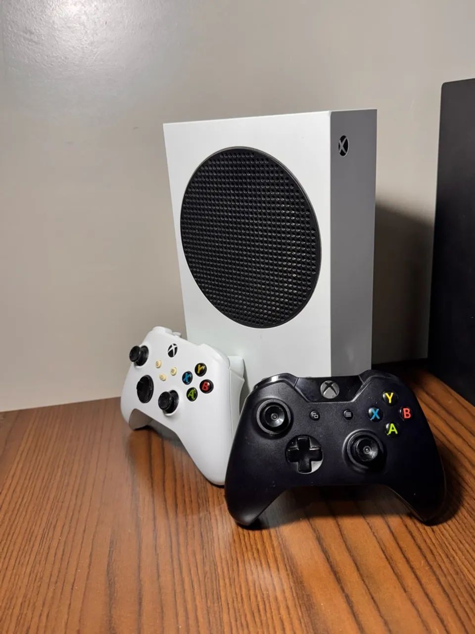 xbox series s com 2 controles - Foto 2