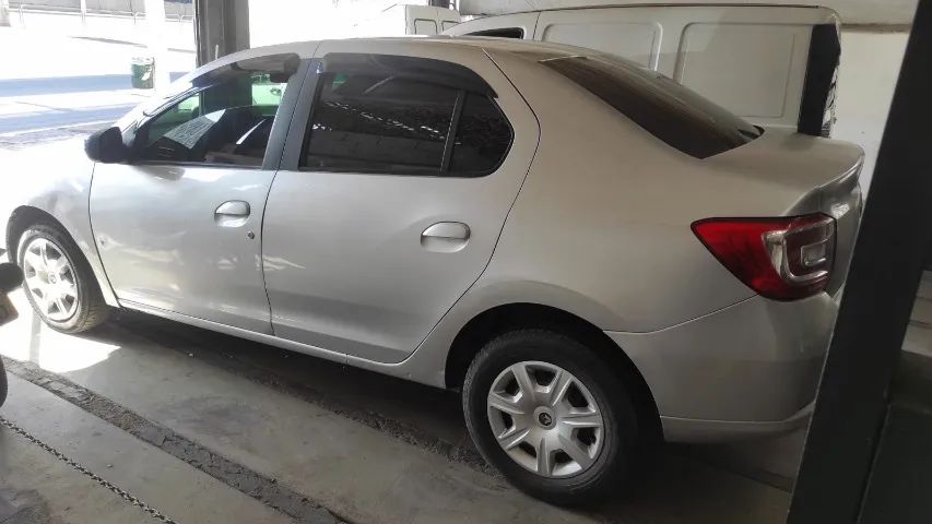Renault Logan Expres./Exp. UP Hi-Flex 1.0 16V 4p, foto 2 de 6