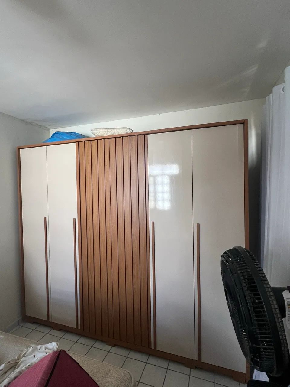 Guarda roupa 6 portas oportunidade 