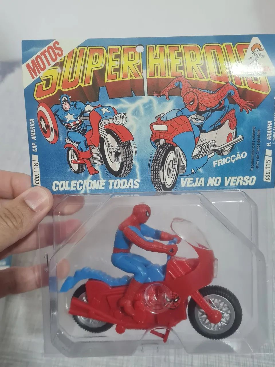 Moto gulliver super heróis 